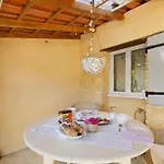 Oda ve Kahvaltı Les Orchidees -