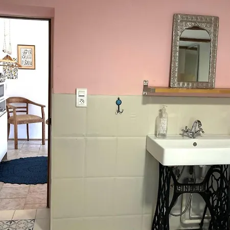 Oda ve Kahvaltı Les Orchidees -